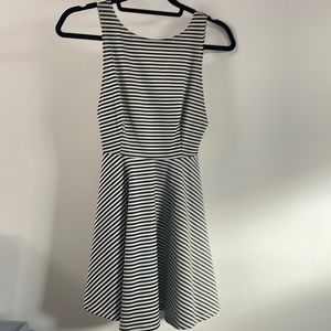 LF store flattering and fun dress